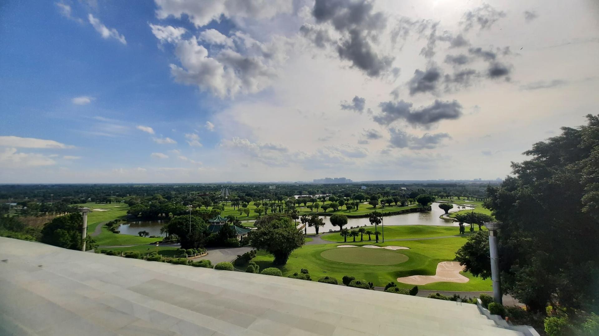 베트남에서 골프 손님을 가이드하는 재미있는 하루