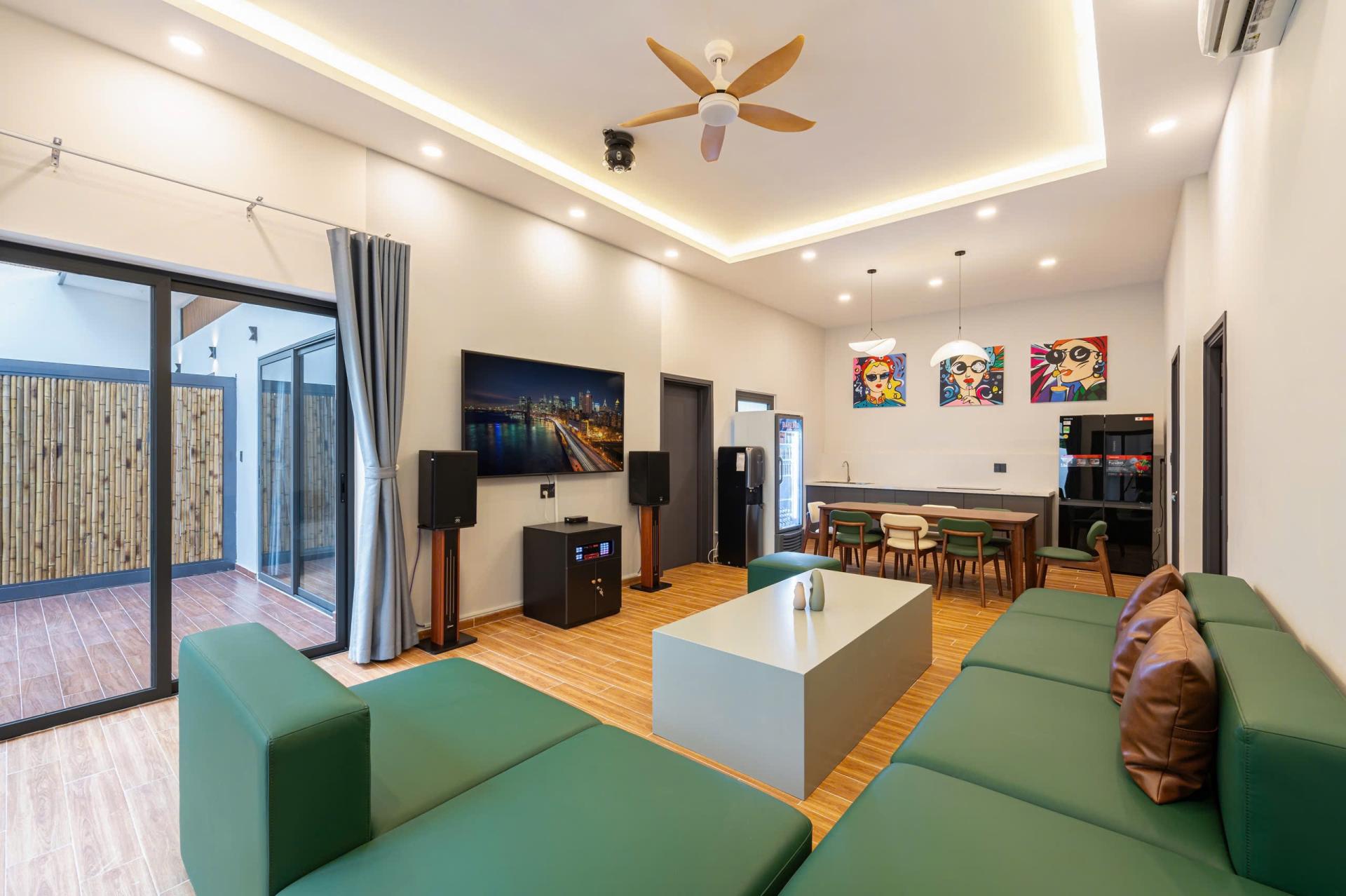 호치민 10룸 쌍둥이 풀빌라